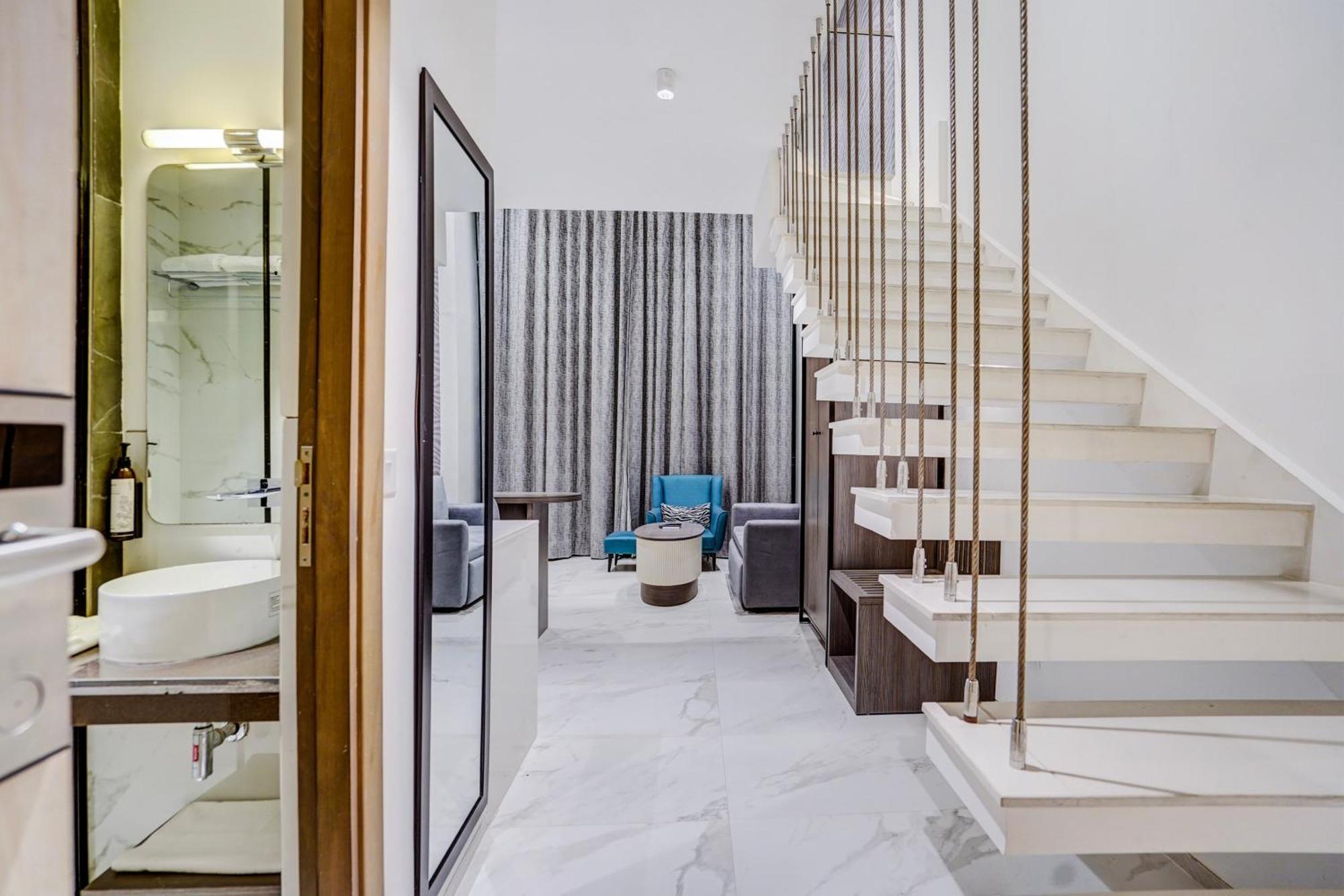 Sunday Hotels And Residences Gurgaon Exterior photo