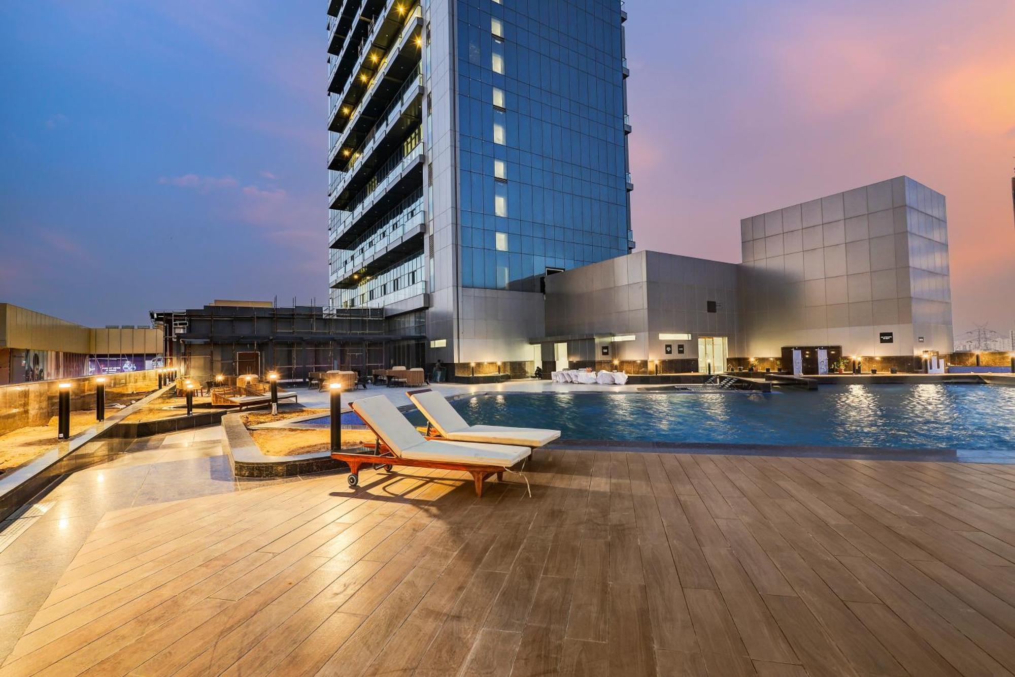 Sunday Hotels And Residences Gurgaon Exterior photo
